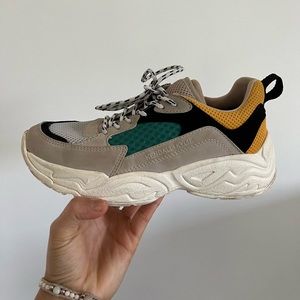 Kendall & Kylie Sneaker